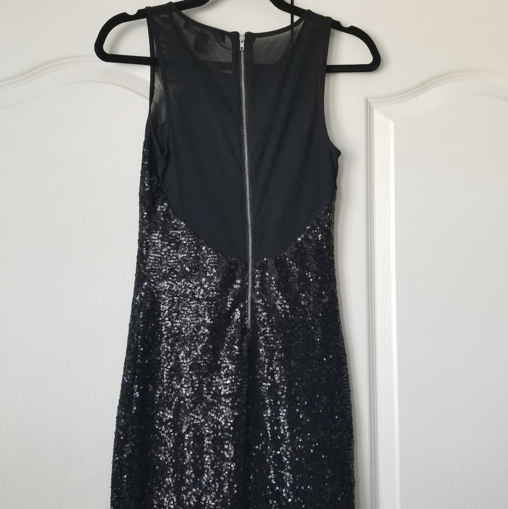 Sparkle Dress - Picture 3 of 3